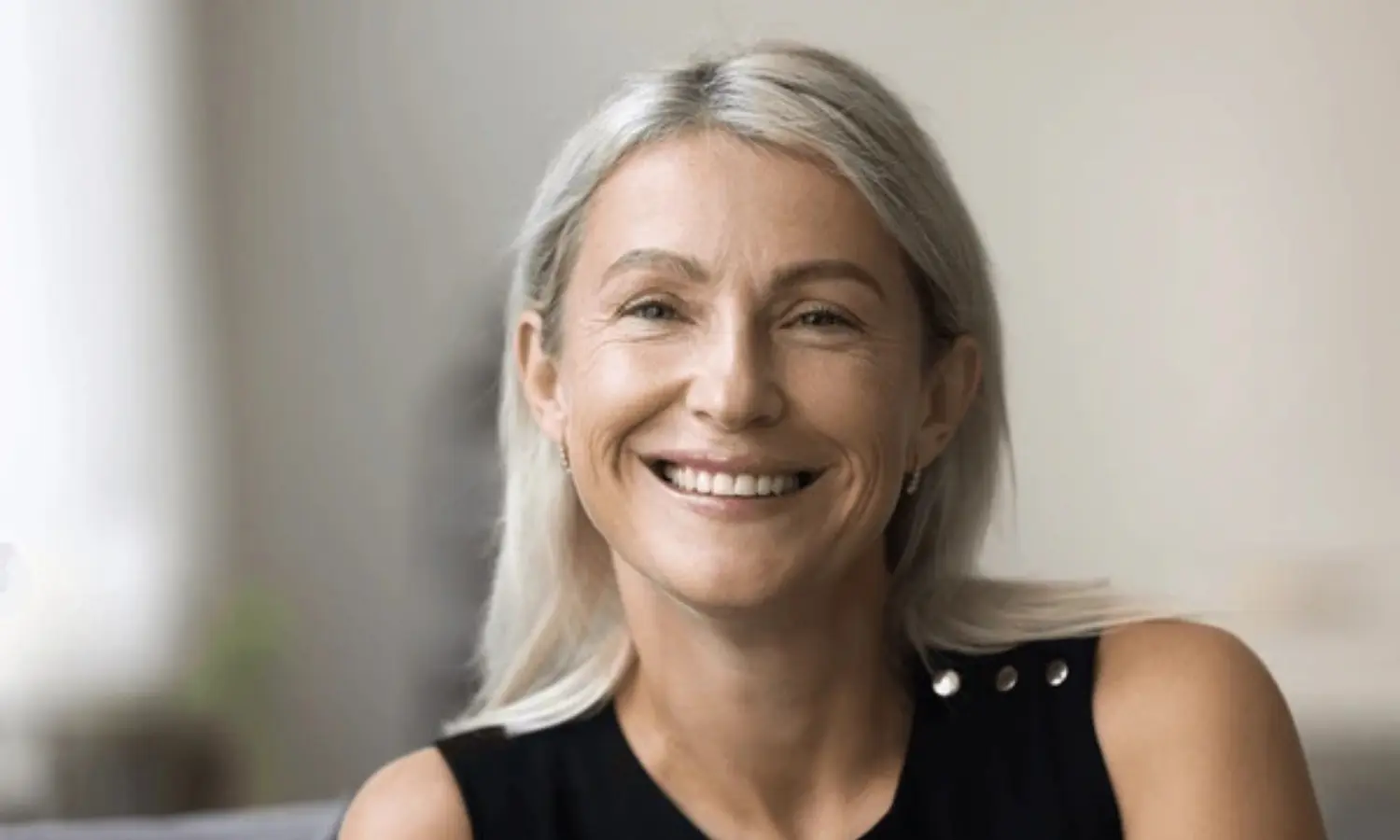 Women looking into CitrusBurn